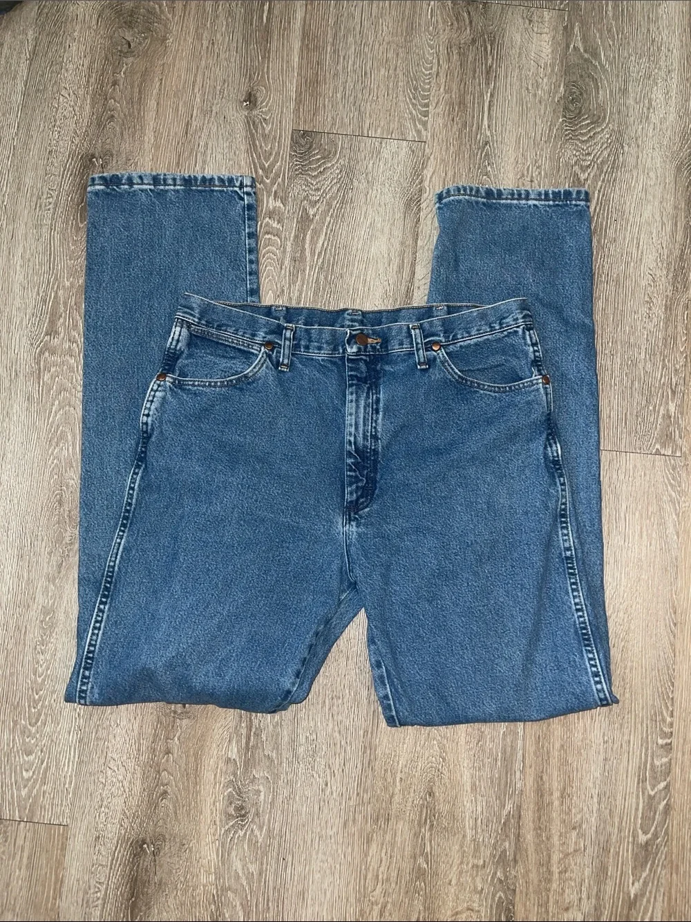 Wrangler 36 x 36 Men's 100% cotton Denim Jeans in Medium Blue pants